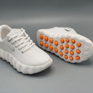 حذاء محير و نسائي NIKE MIND