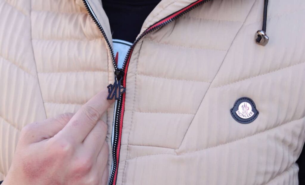 بيجما برشوت جاكار مقلم خريفي ماركة MONCLER - صورة 12